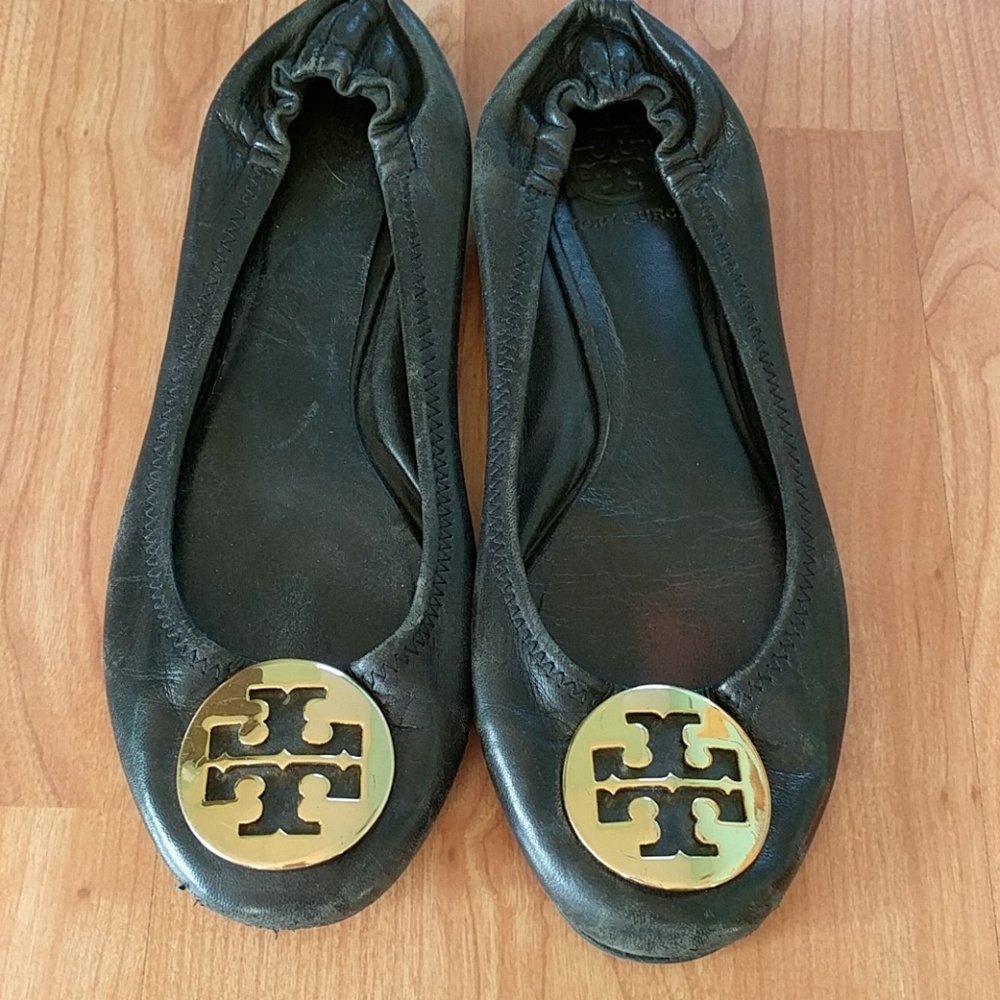Tory Burch Flats size 8 still have box!!